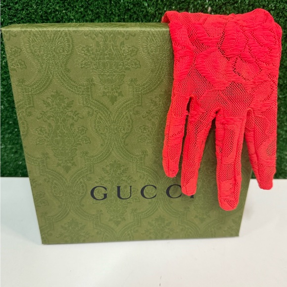 Gucci Red Lace Gloves - Picture 1 of 6